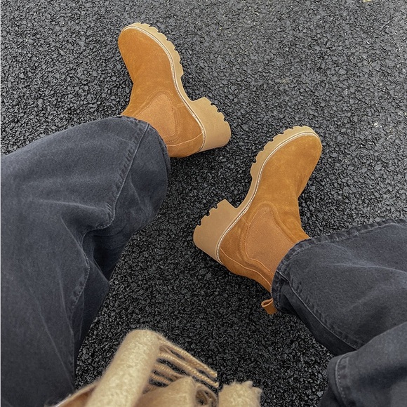 DOLCE VITA Hawk H2O Booties Chestnut Suede